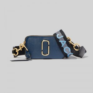 Marc Jacobs - The Logo Strap Snapshot