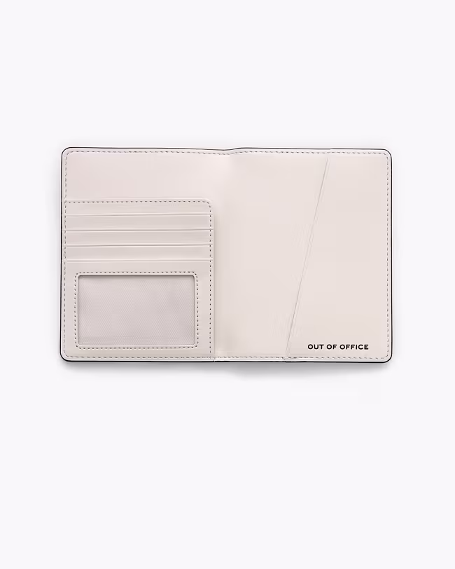 The City Passport Case - image 2