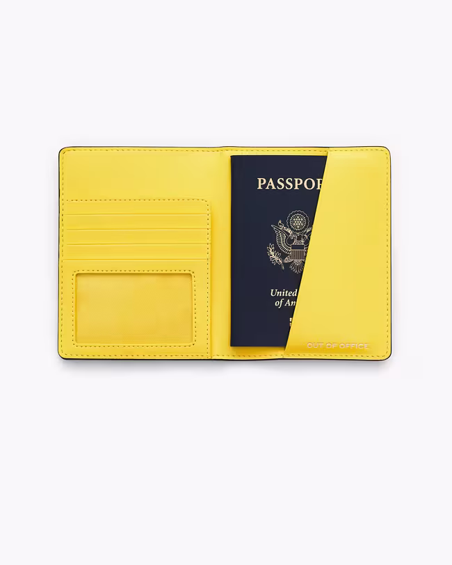 The City Passport Case - image 4