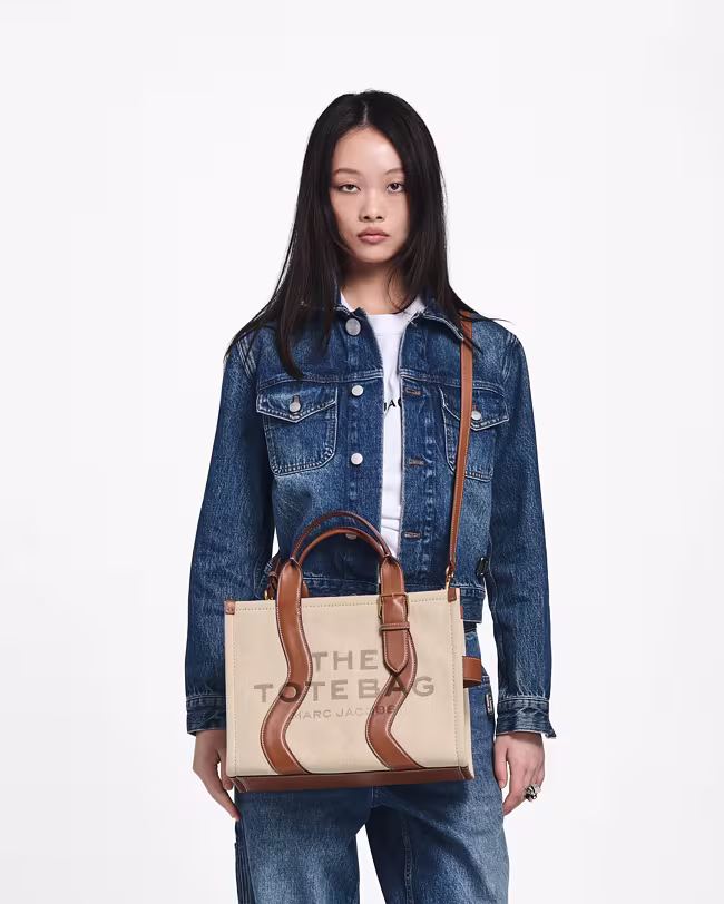 Medium Tote Bag In Wavy Canvas - image 2